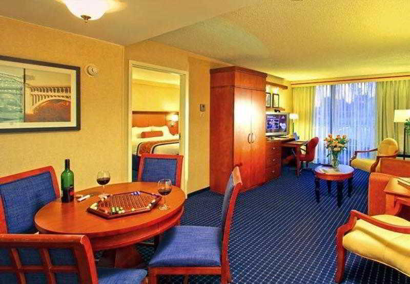 Courtyard By Marriott Canton North Canton Exteriör bild